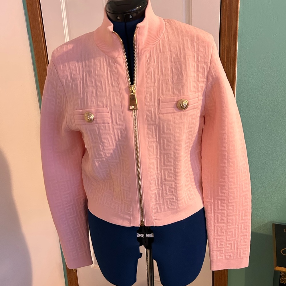 Jacket pink. Size small. So classy and cute jacket.🩷